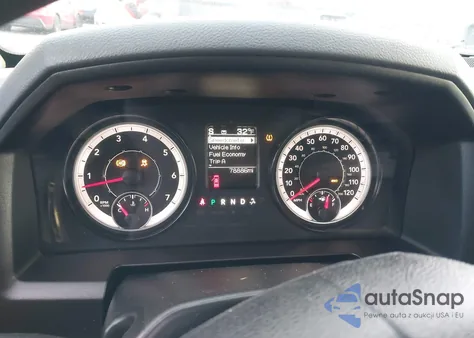 2019 Ram 1500 Classic Express 4X4 6'4 Box z USA, uszkodzony, nr VIN 1C6RR7FT3KS600162